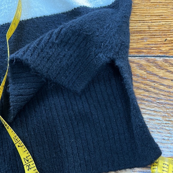 Talbots black/gray/winter white turtleneck sweater.  Size Large. Hi-lo hemline. - Picture 8 of 12